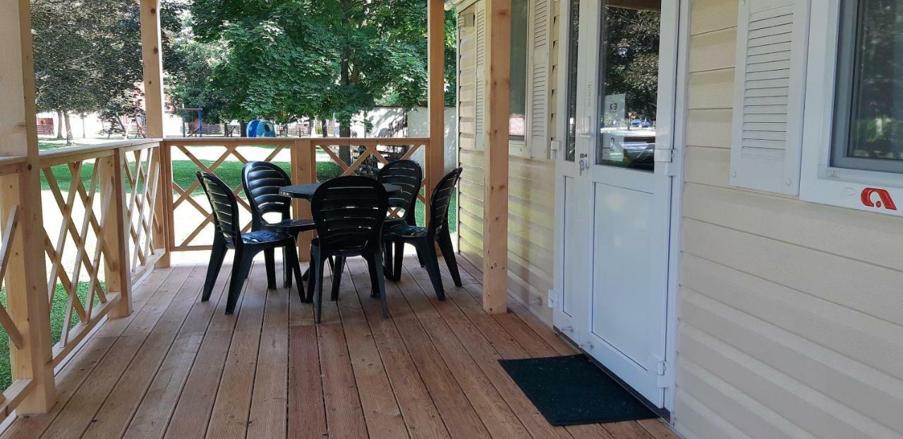 Mobile Homes And Apartment - Terme Catez チャテジ・オプ・サヴィ エクステリア 写真